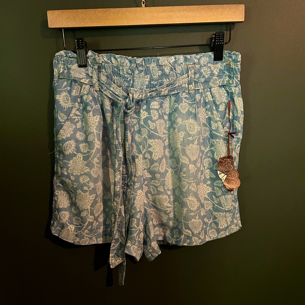 Knox rose shorts M